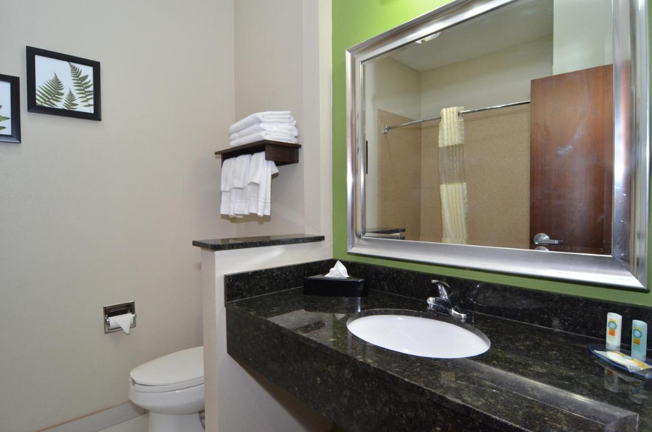Quality Inn & Suites Kenedy - Karnes City Oda fotoğraf