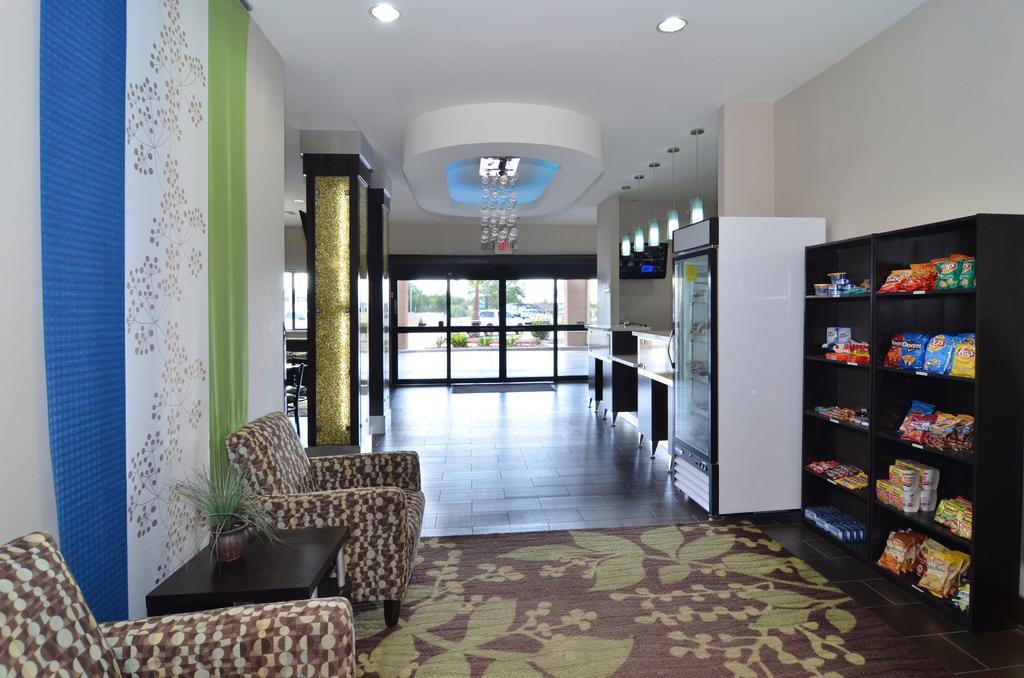 Quality Inn & Suites Kenedy - Karnes City Dış mekan fotoğraf